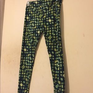 Lularoe tc leggings green with design